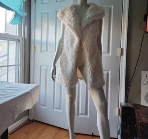 Me Jane Cream Fuzzy Vest